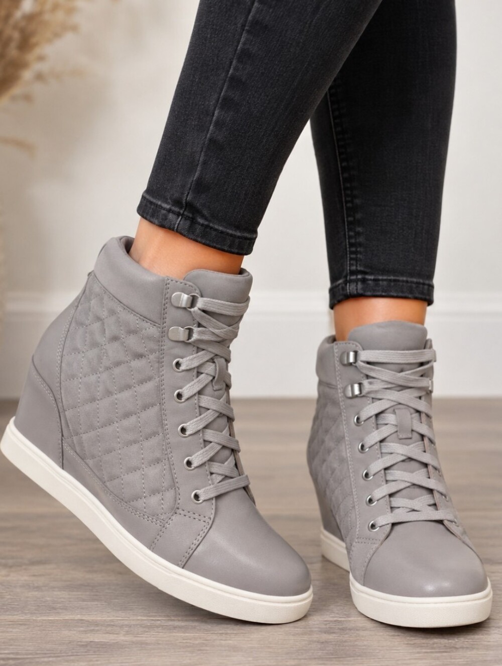 Linea Paolo Fiji Y2K Sporty Luxe Quilted Comfort Hidden Wedge Sneaker 8M